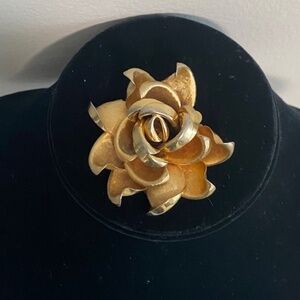 Vintage 1960's Brushed & Shiny Gold Tone Rose Flower Brooch